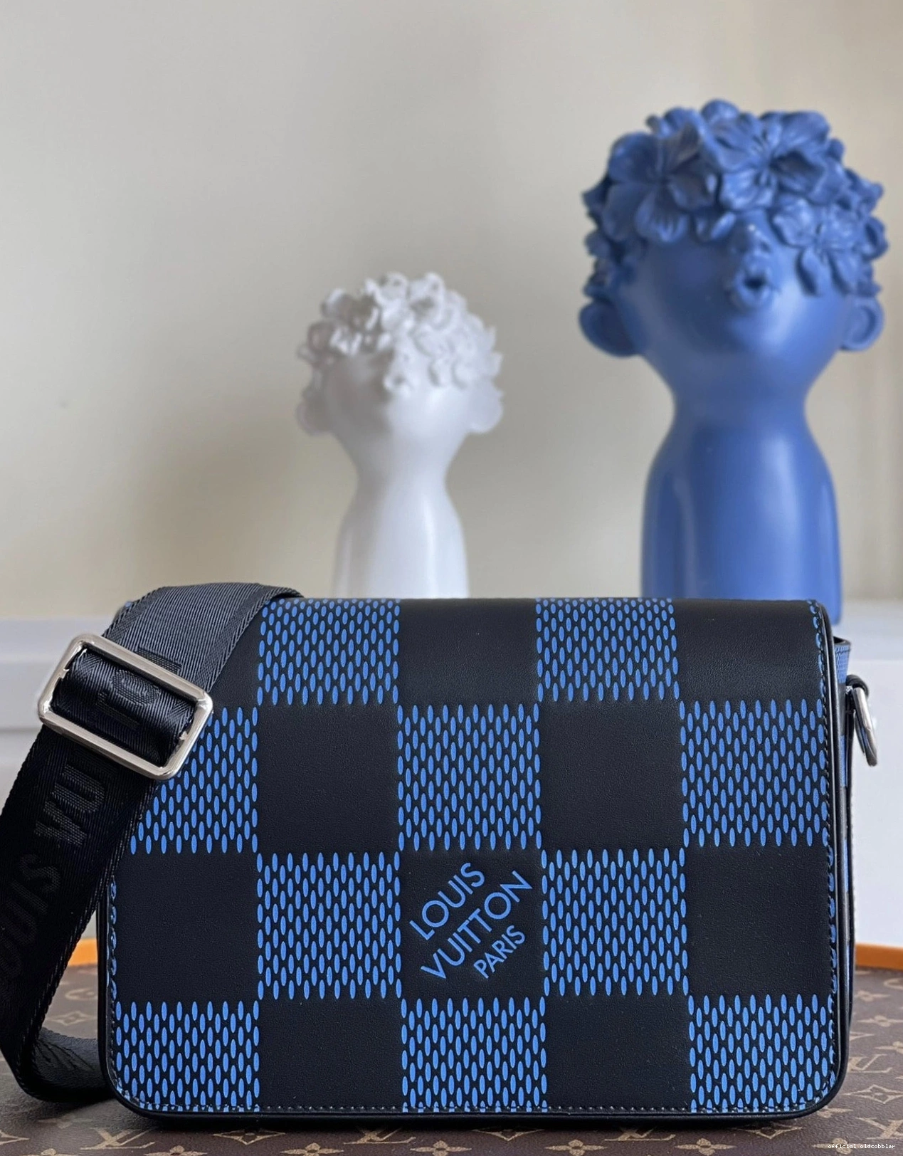 Official oldcobbler VUITTON MESSENGER STUDIO LOUIS 0712